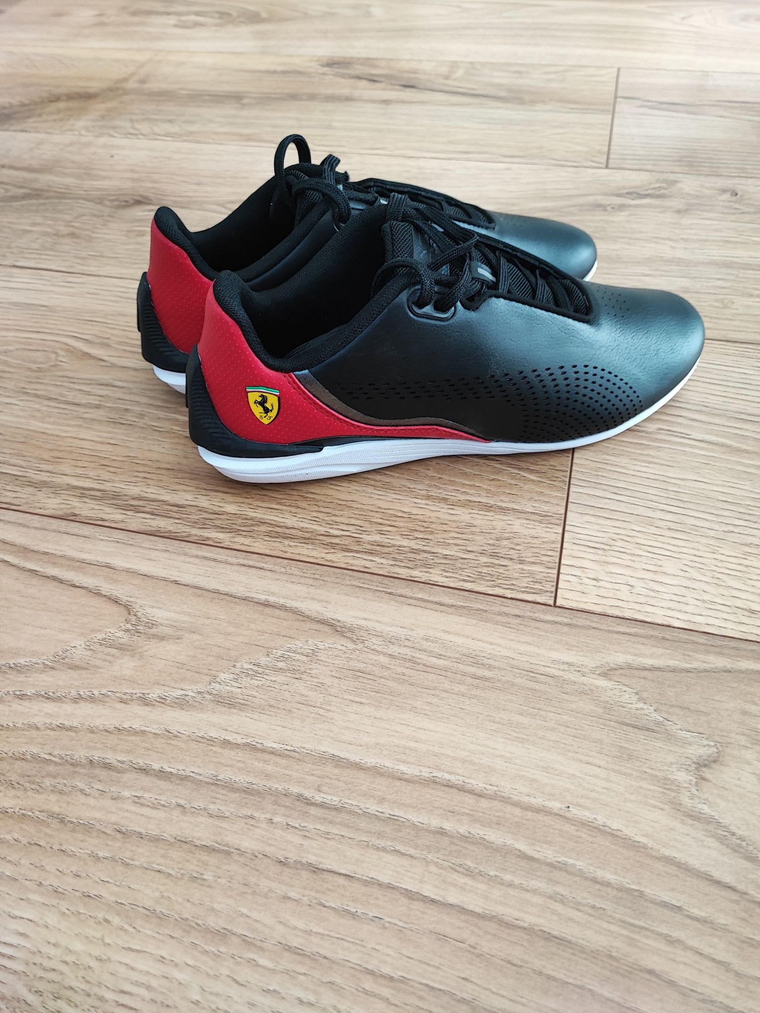 Buty Puma Ferrari Drift Cat Decima Jr. Rozmiar 37,5.