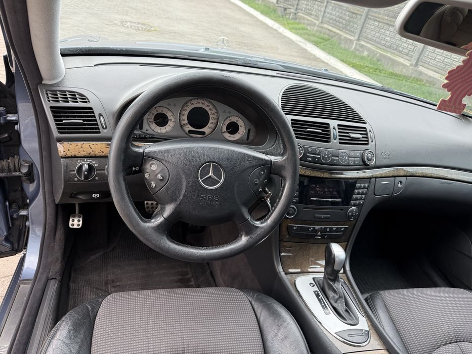 Автомобіль Mercedes-benz 2003 року в гарному стані. Телефонуйте