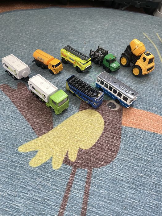 Моделі машинок, Hotwheels та інші