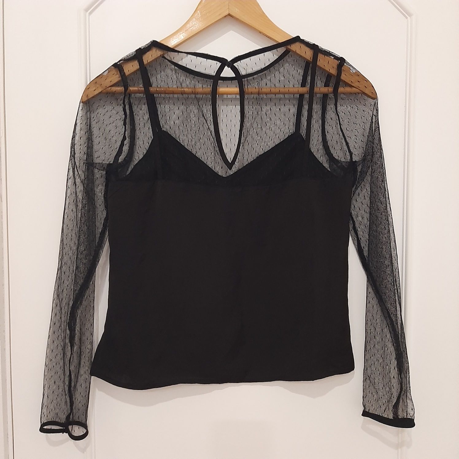 Blusa preta com renda