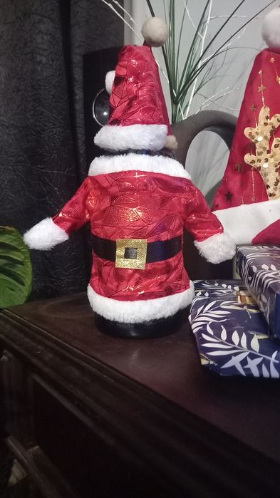 Vendo vestido de natal pra garrafas