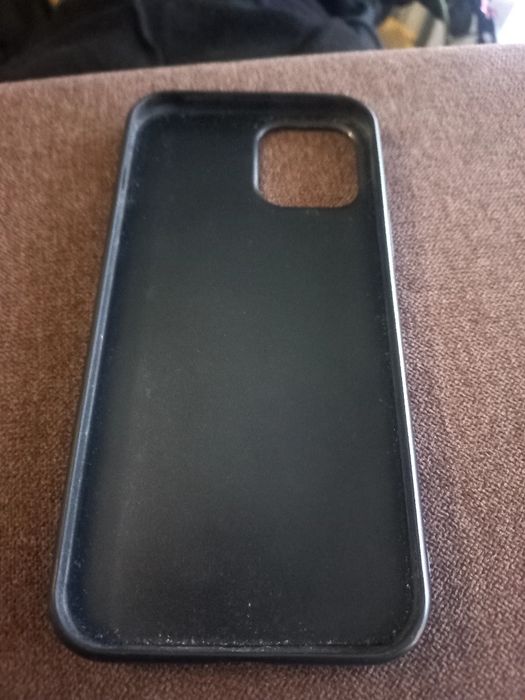 Etui Guess czarny