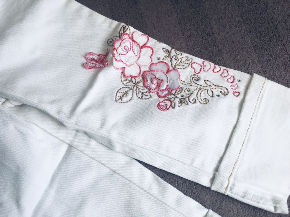 Nowy elegancki zestaw– bluzeczka i spodenki