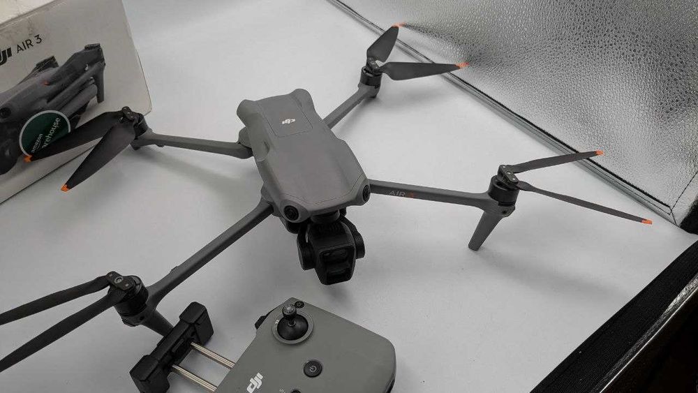 Квадрокоптер DJI Air 3 Drone (без акумулятора)