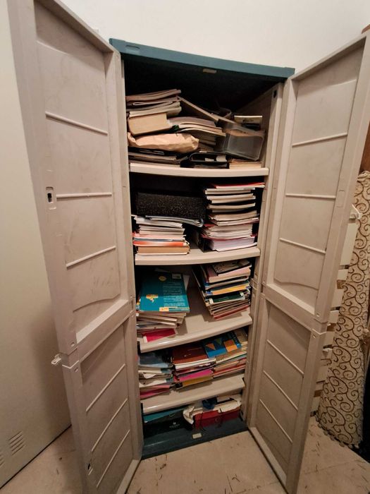 Armário de arrumação em plástico resistente - 4 prateleiras