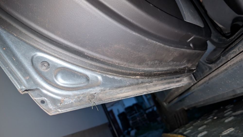 Drzwi lewy tył sline audi a4 b7 LY7G poszycie bdb w kolor.