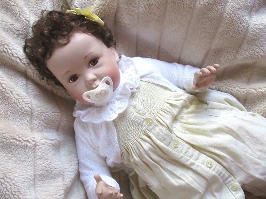 Menina de caracóis - Bebe Reborn lindíssima