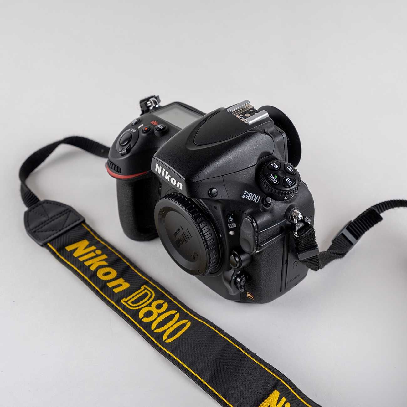 Lustrzanka Nikon D800 pełna klatka przebieg 22710 stan bardzo dobry
