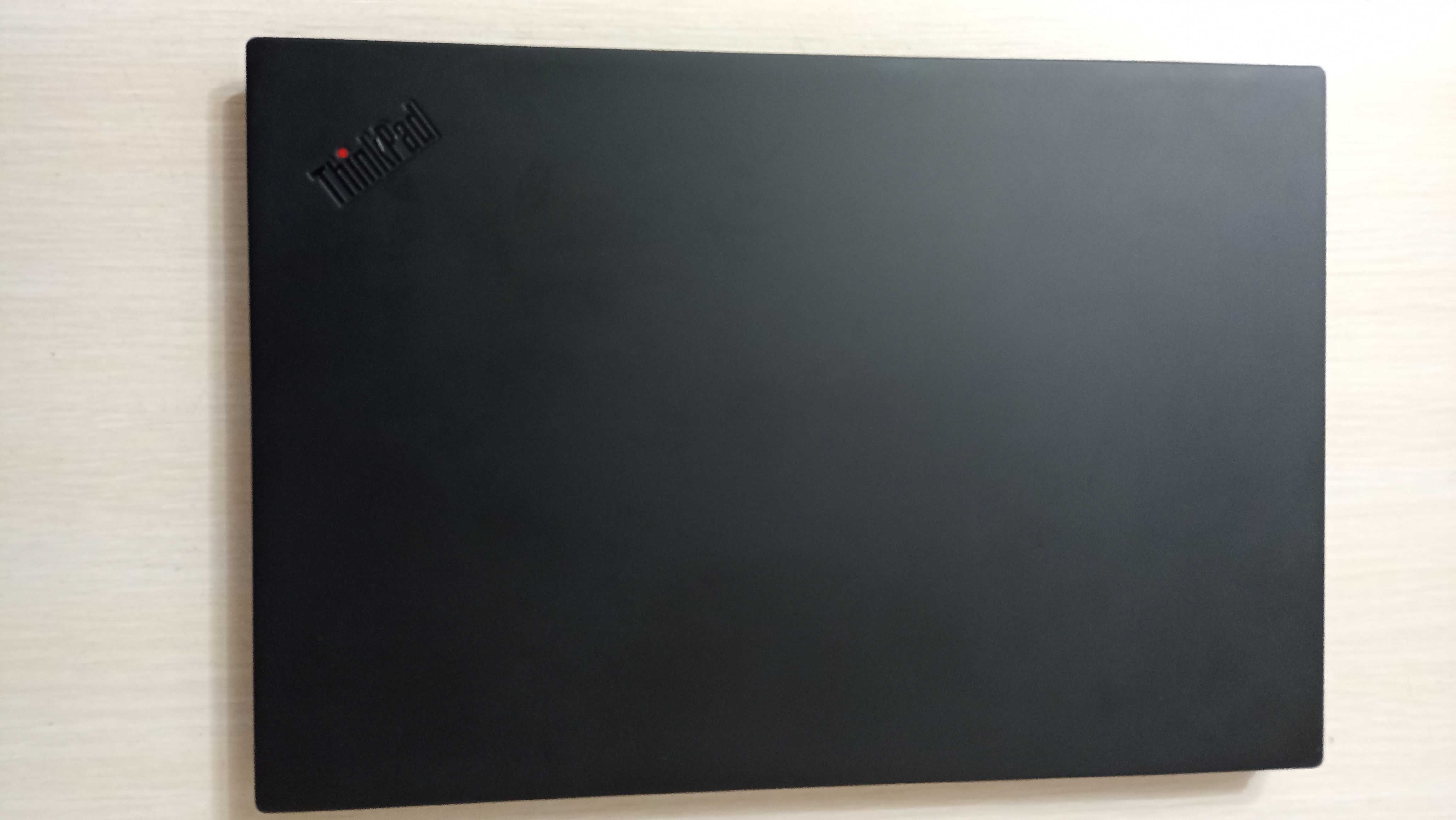 Ноутбук Lenovo ThinkPad P1 OLED 4K сенсорний / Xeon  32GB  1TB Nvidia