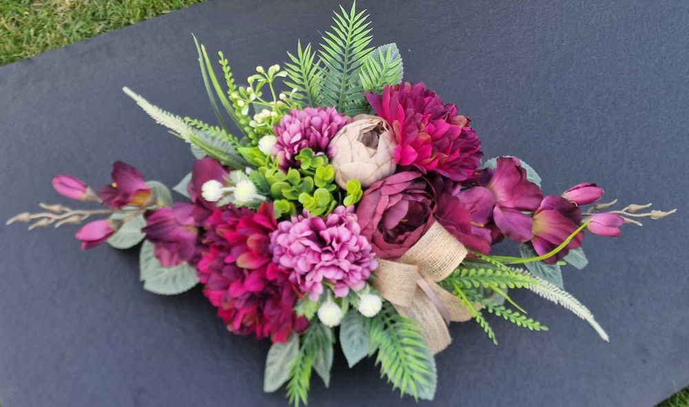 Kompozycja kwiatowa na grób cmentarz stroik ikebana Z320