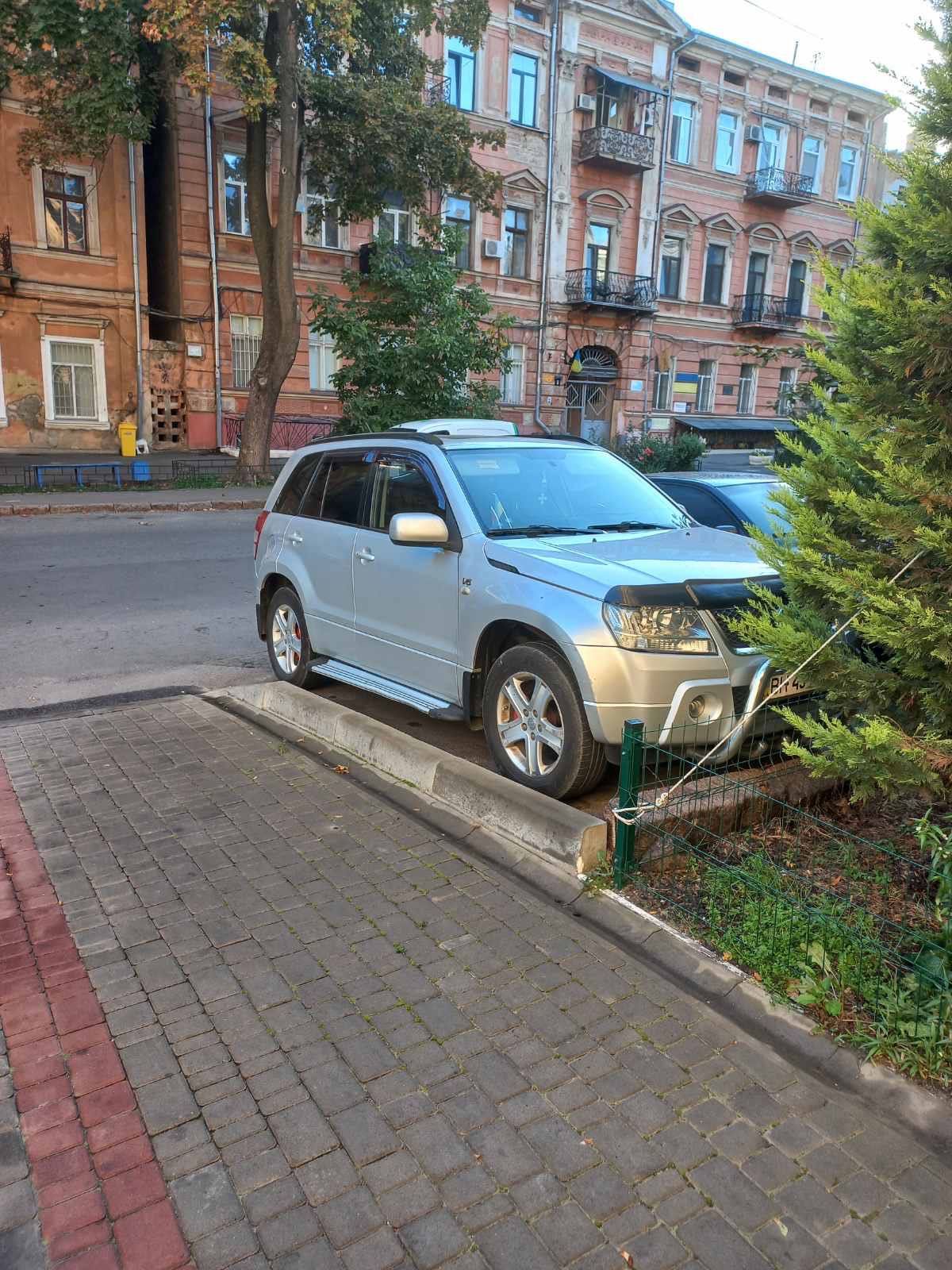 Автомобиль Suzuki Grand Vitara