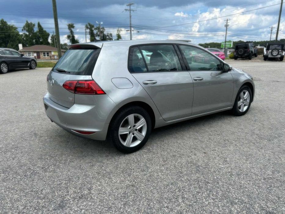 Volkswagen Golf Wolfsburg Edition 4-Door      2017