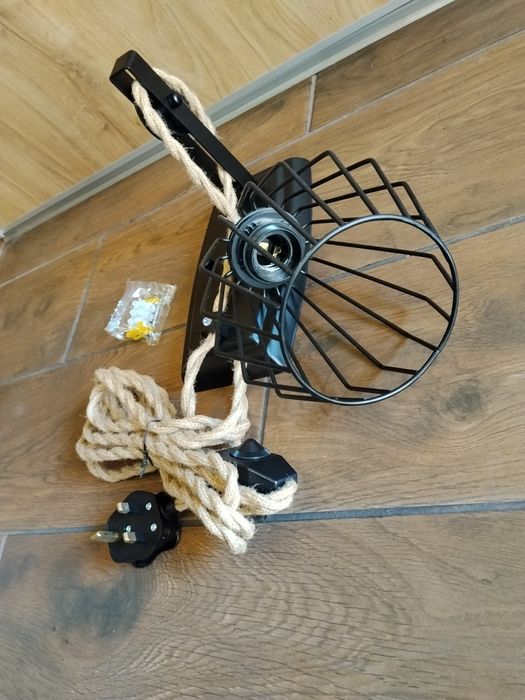 Kinkiet lampa wisząca