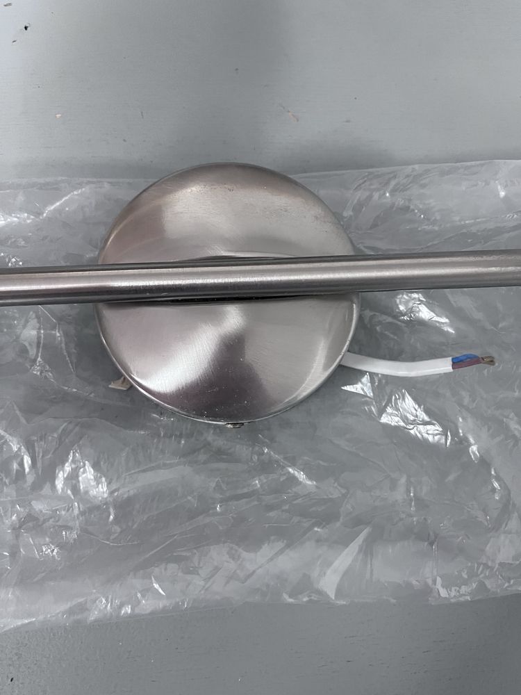 Lampa kinkiet oświetlenie łazienkowe nad lustrem biały