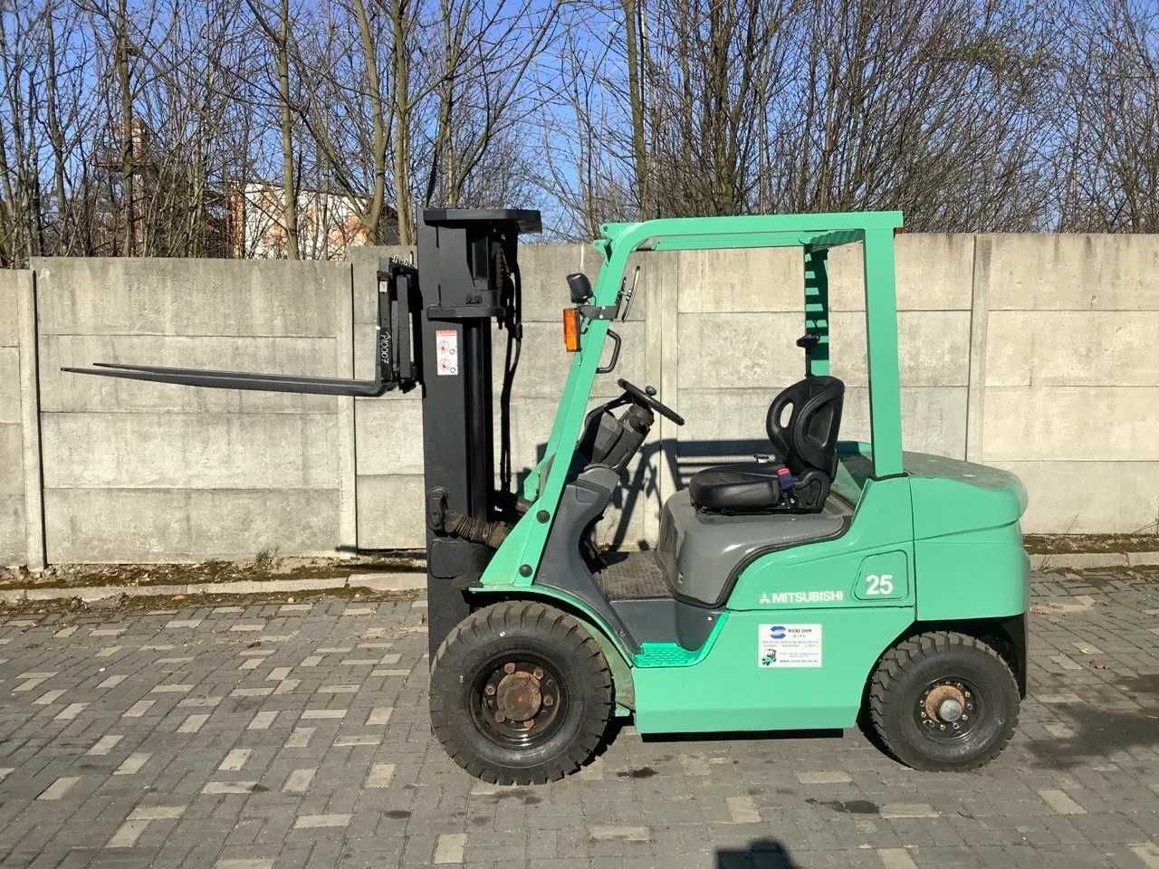 Gazowy wózek widłowy Mitsubishi FG18NT, triplex, 2016r,  po serwisie.
