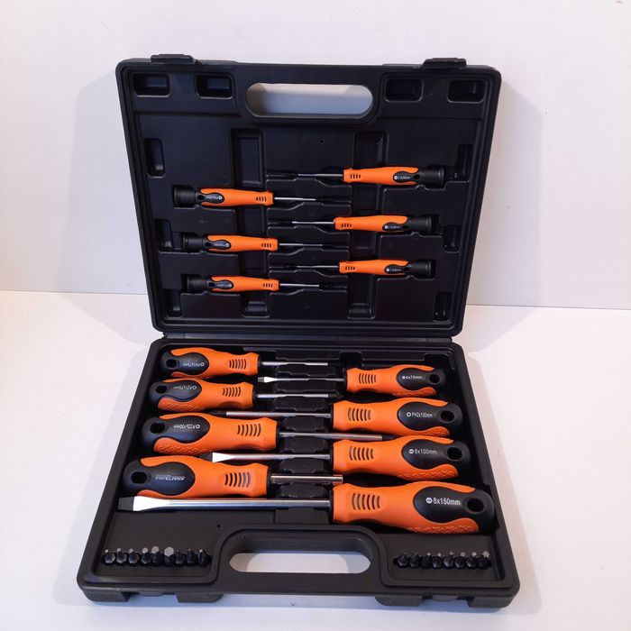 ŚRUBOKRĘTY i bity w walizce zestaw wkrętaki Kraft&Dele KD10902