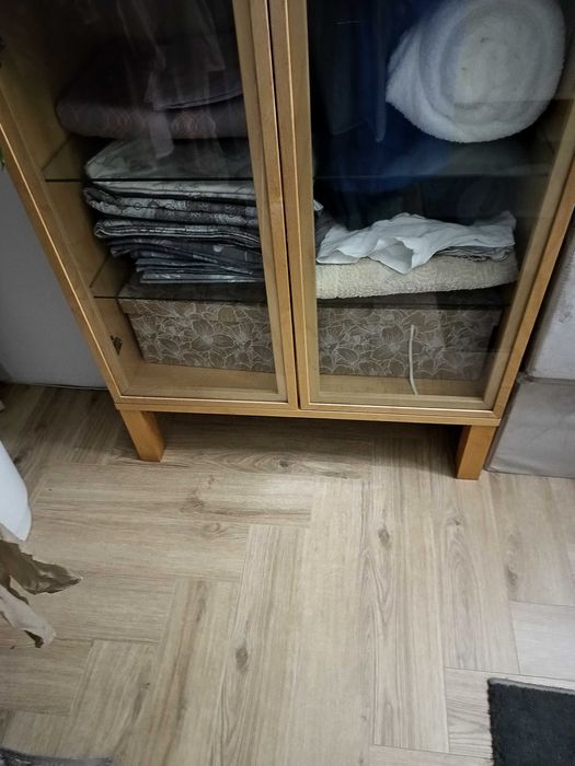 Witryna Ikea Bjursta