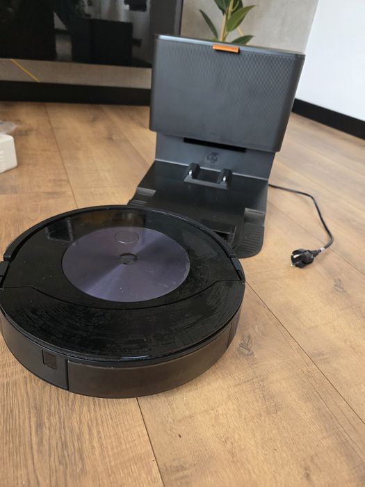 Robot sprzatajacy iRobot Roomba Combo j7+