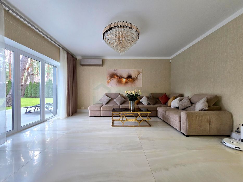 Унікальний приватний будинок з ремонтом в Лісовій Бучі. Без комісії!