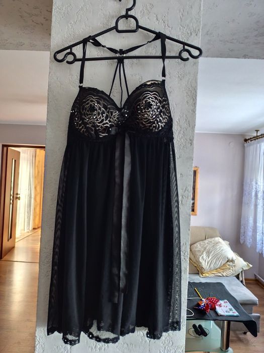 Prześwitująca siatkowo-koronkowa koszulka nocna bokserka na regulowane