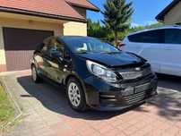 Kia Rio 1.4 benzyna 109 koni, lekko uszkodzony