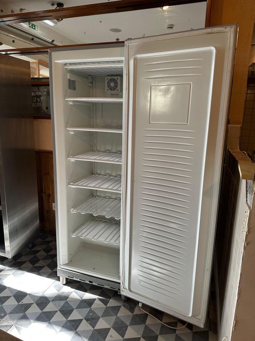 Congelador em ótimo estado – Alfama