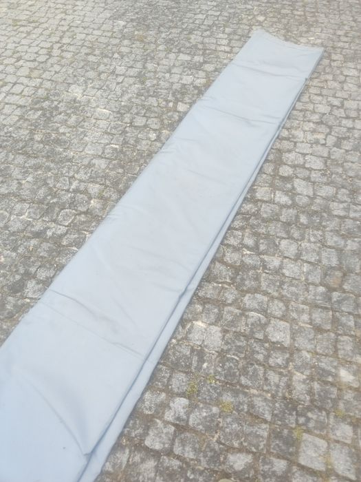 Toldo de campismo com olhais