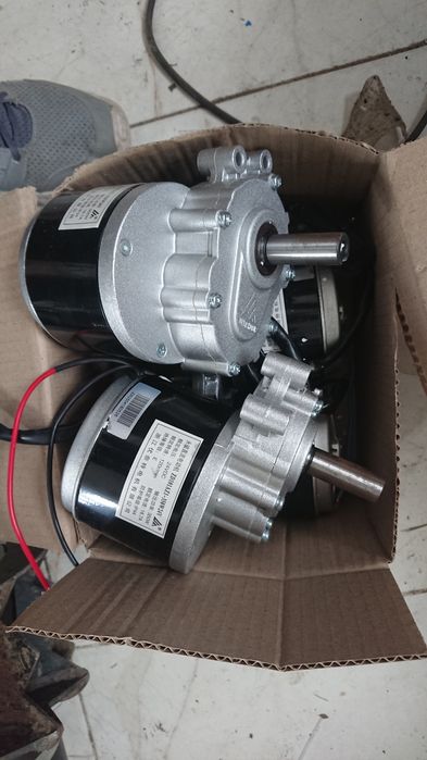 Електро двигун з редуктором