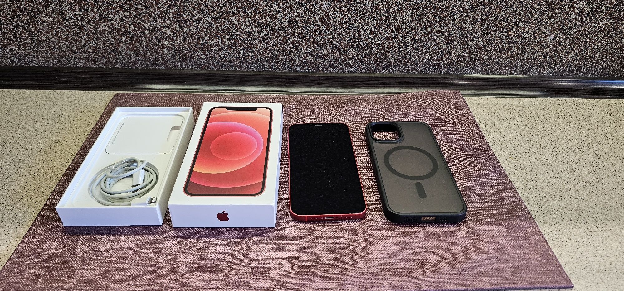 iPhone 12 64 GB Red