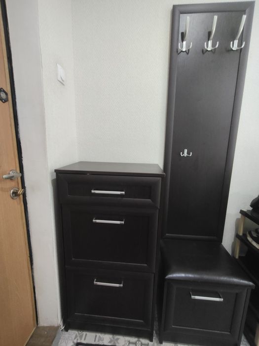 Меблі для передпокою