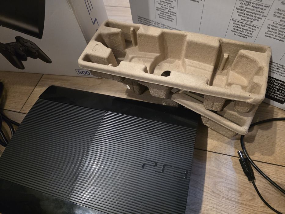 Konsola Sony Playstation 3 Super Slim 500Gb Ps3 + Pudełko + 2 Pady