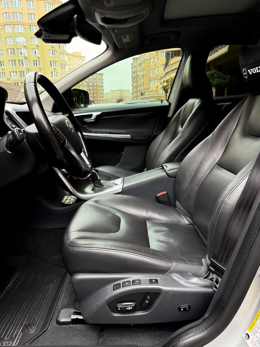 Volvo XC60 2015 року