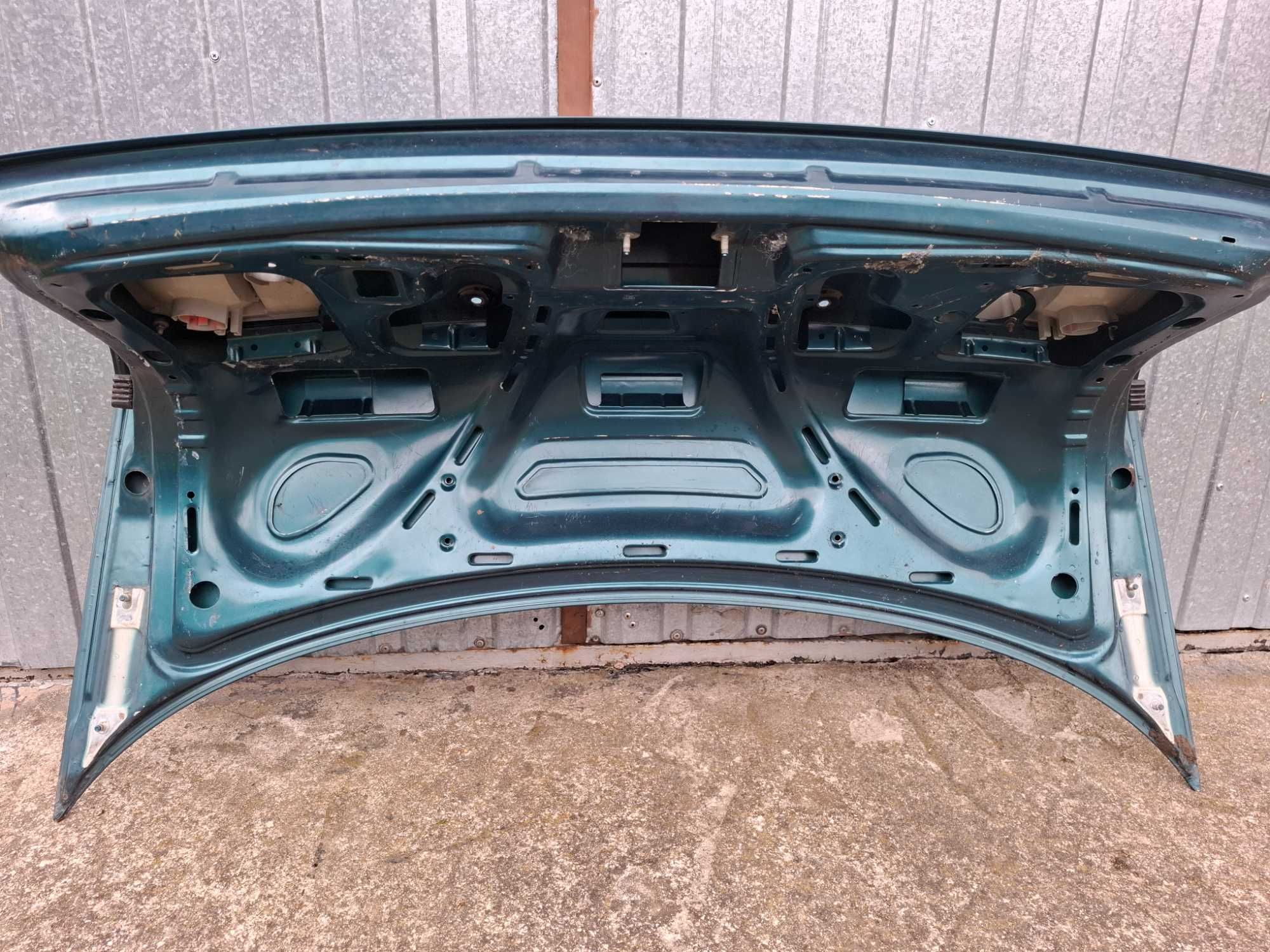 Tylna klapa audi 80 b4