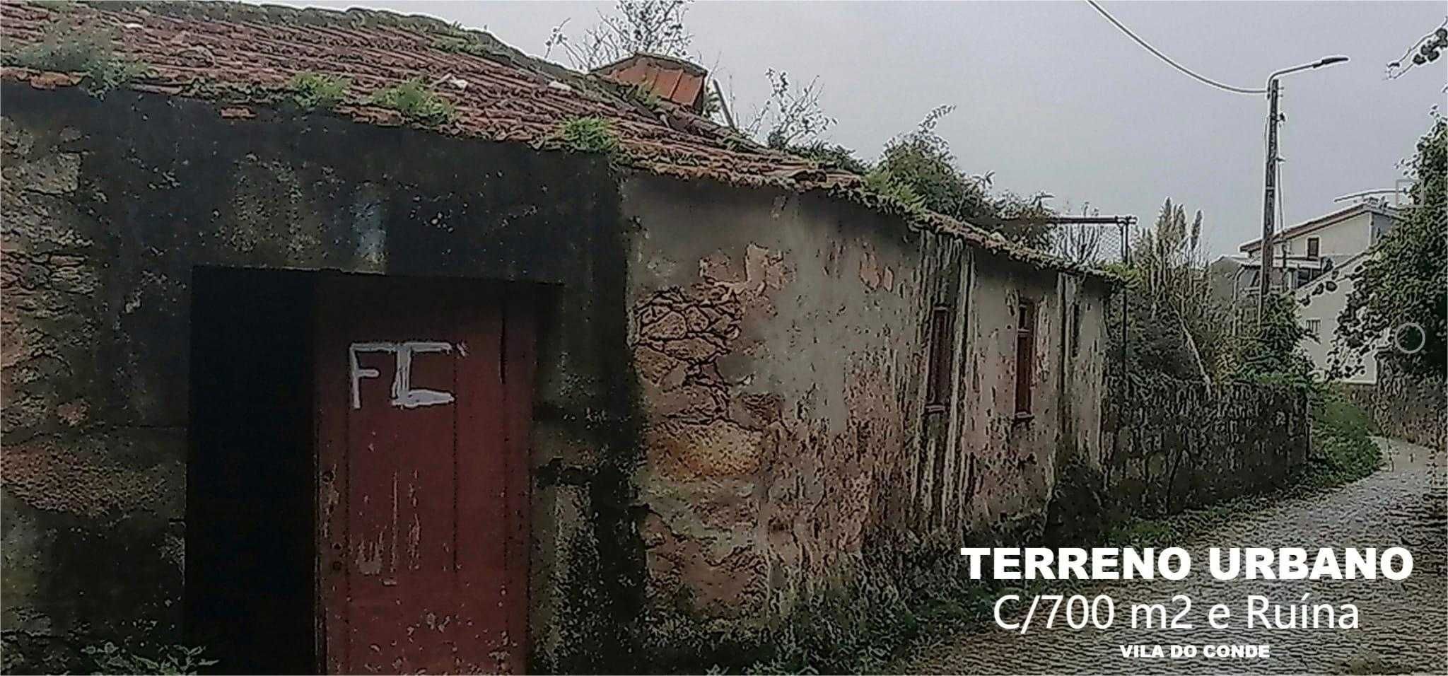 Terreno urbano de 700 m2 com ruína em Vilar do Pinheiro