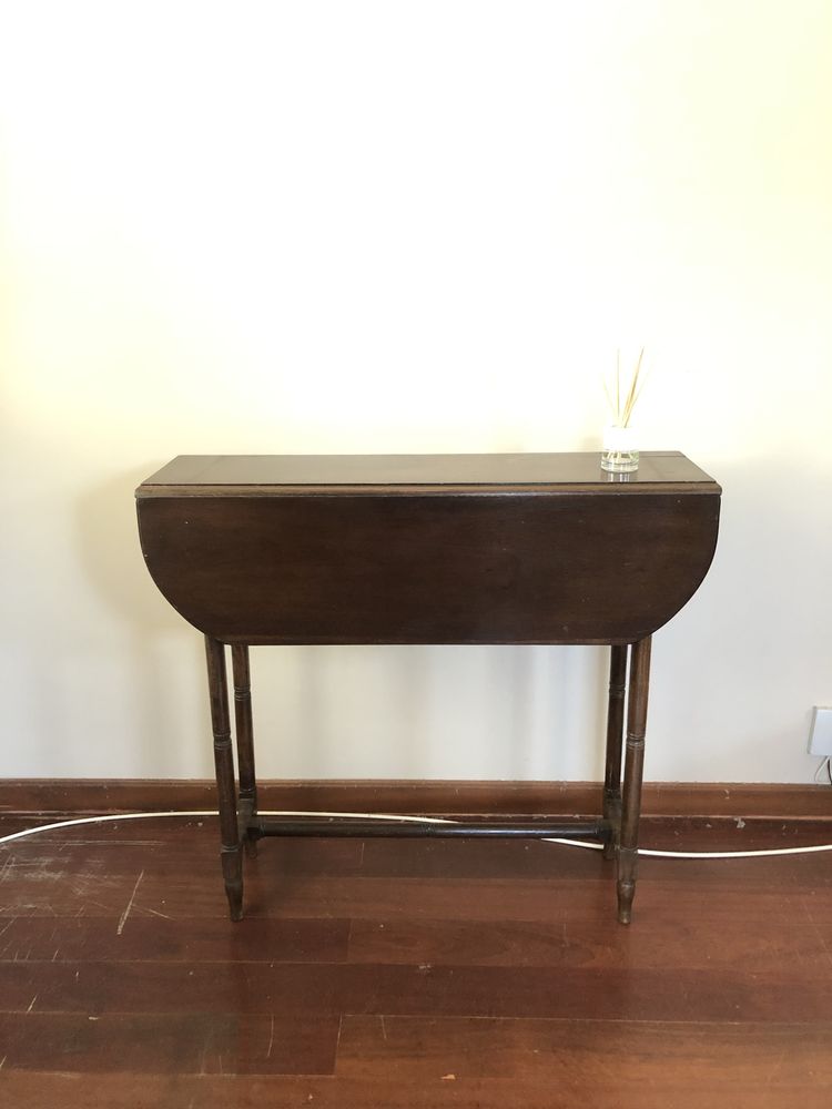 Mesa de apoio em madeira