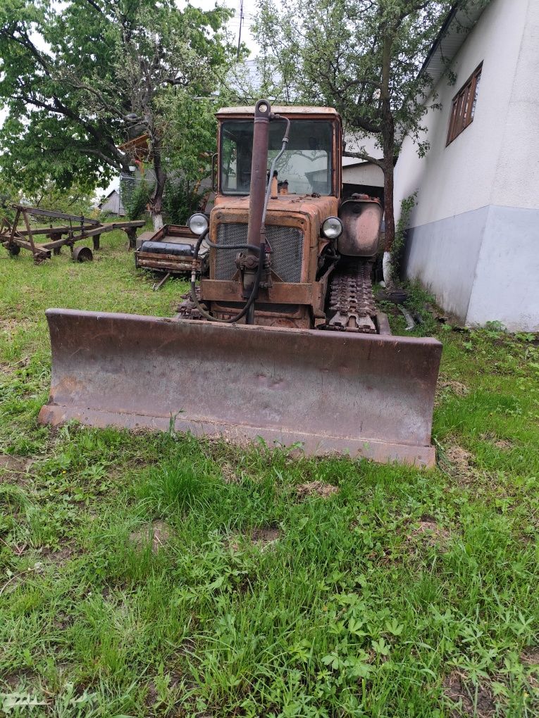 Продам трактор ДТ75