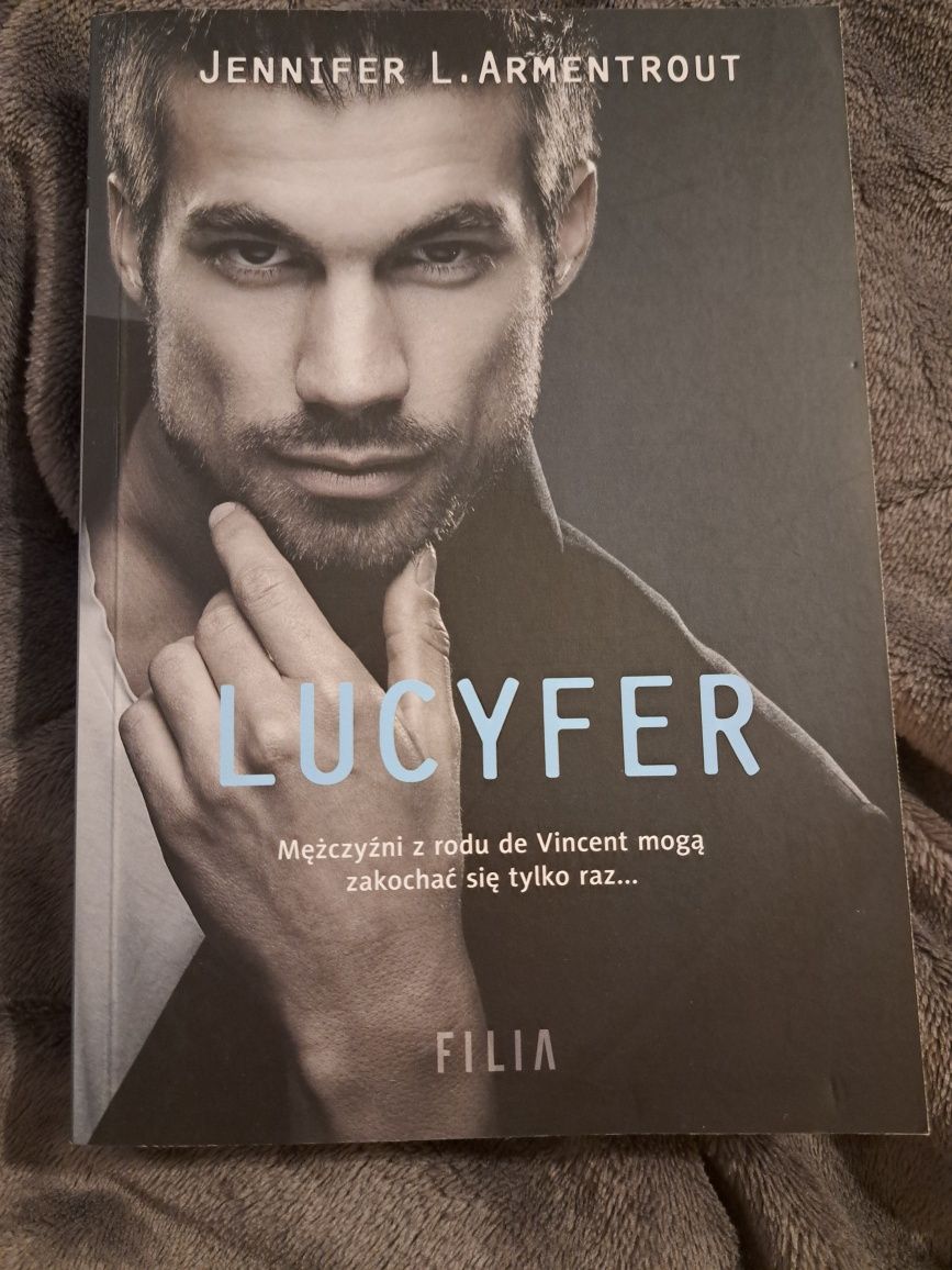 ,,Lucyfer" Jennifer L. Armentrout