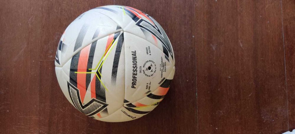 Bola de Futebol Profissional – Excelente Estado