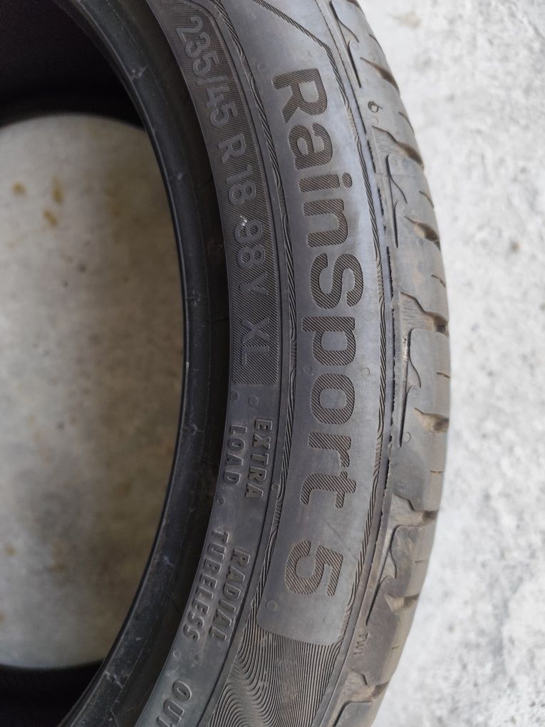 Pneus 235/45r18 Uniroyal RS5 70% piso