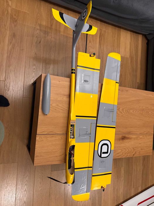 Motoszybowiec RC Streamline 220