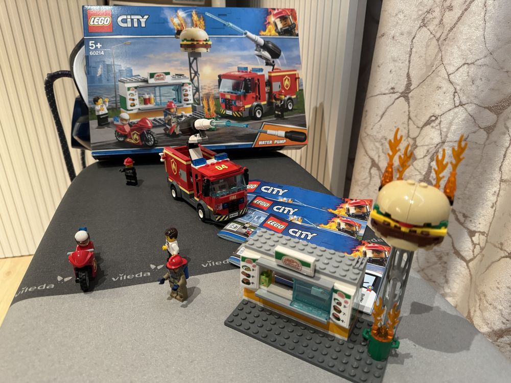 Lego CITY 60214 Straż Pożarna "Na ratunek w płonącym barze"