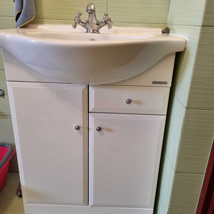 Szfka lazienkowa pod zlew