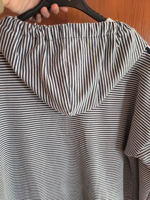 Bluza w paski z kapturem