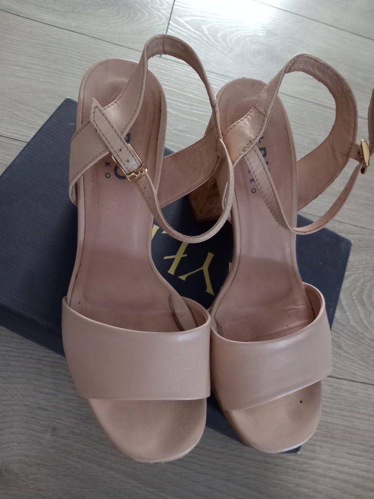 Sandały buty Ryłko 39 jak nowe