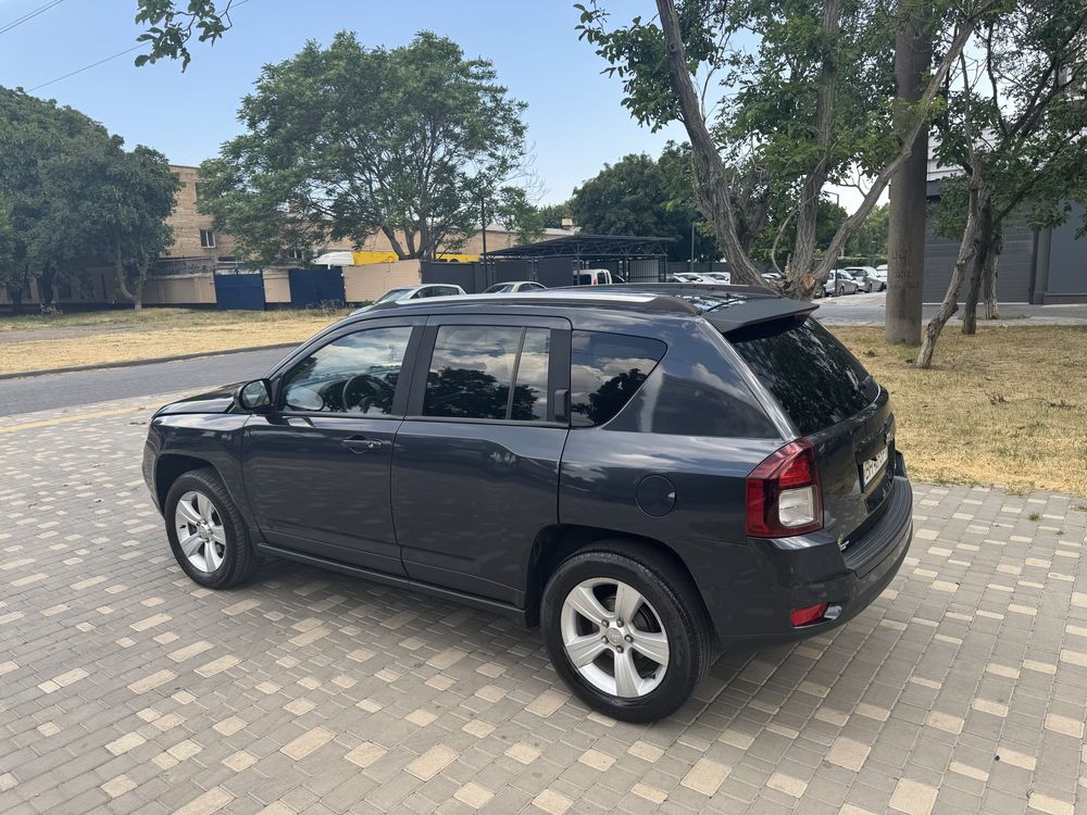 Продам Jeep Compass