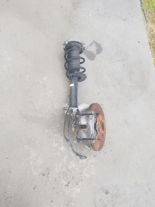AMORTYZATOR ZAWIESZENIE PIASTA ZWROTNICA BMW F48 X1 LEWY PRZÓD 6861691