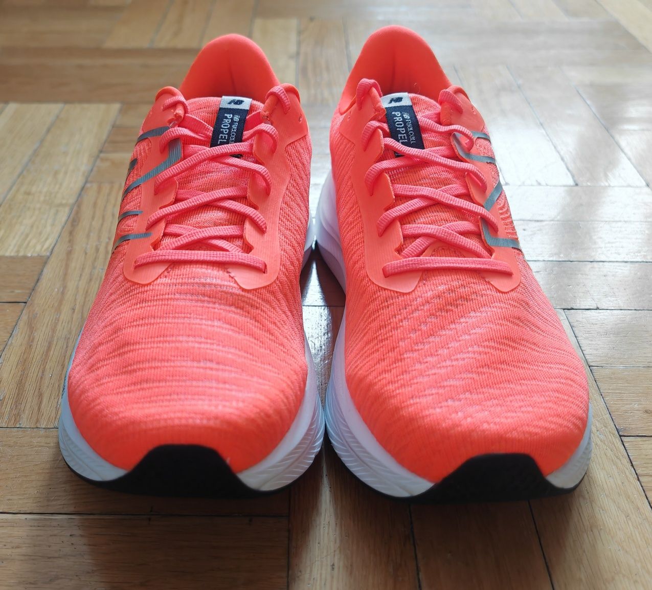 New Balance FuelCell Propel v4 28,5cm EUR 44,5