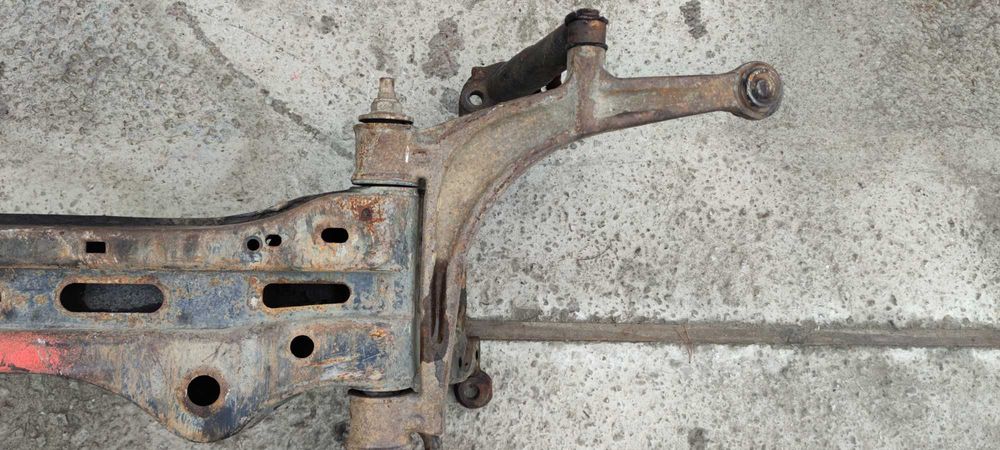 Renault Master I Sanki Belka Przód Przednia Trawers Kołyska