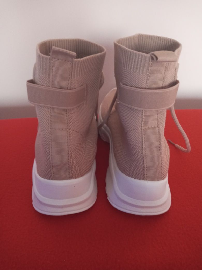 Buty. skarpetkowe