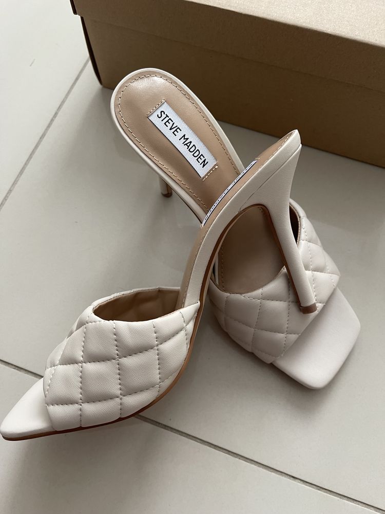 Klapki STEVE MADDEN Signify rozmiar 40 beżowe nowe z metką
